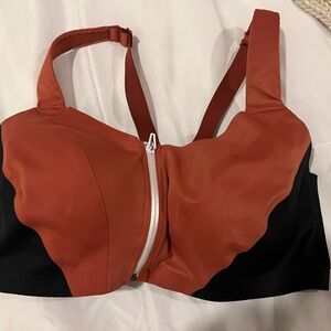 VS Knockout sports bra